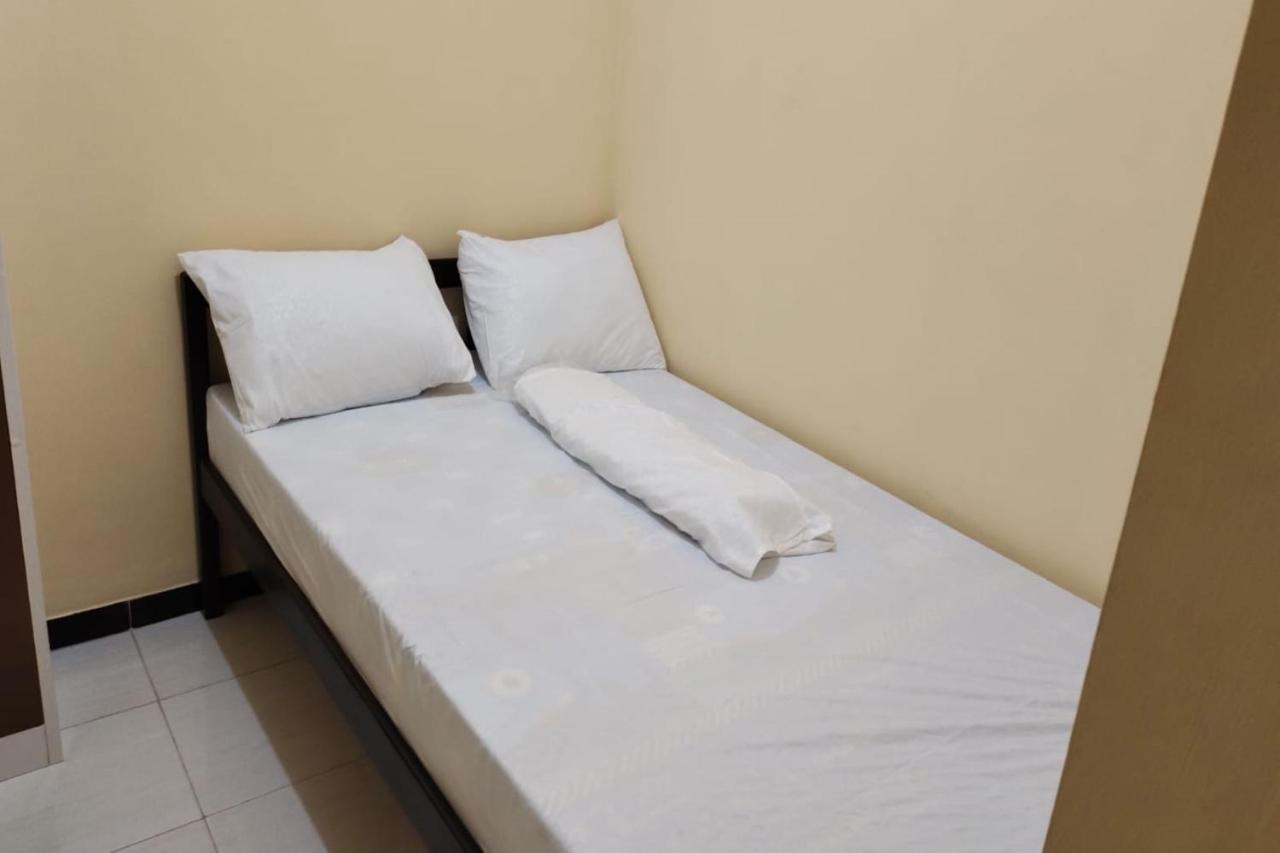 Oyo 91209 Arjuna Residence Syariah Sby Сурабая Экстерьер фото
